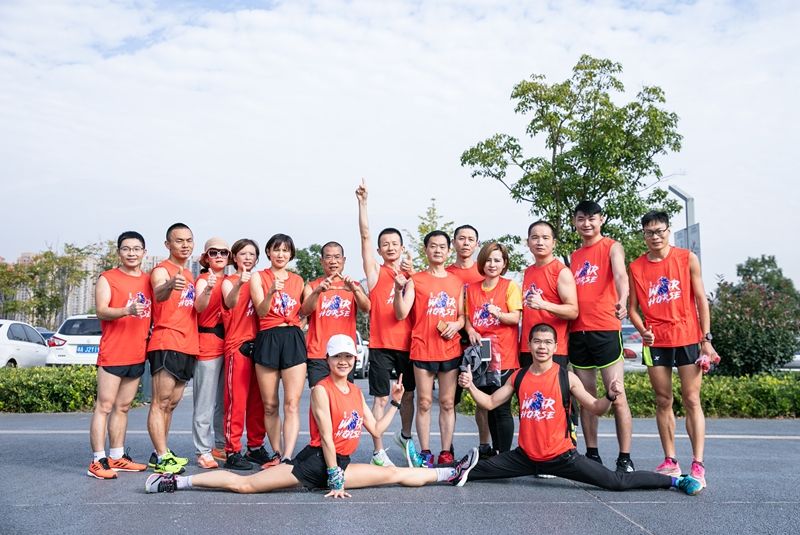 戰(zhàn)馬跑團對抗賽，為熱愛全力開跑！